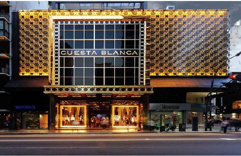 凌云门头设计与商业空间的纽带。